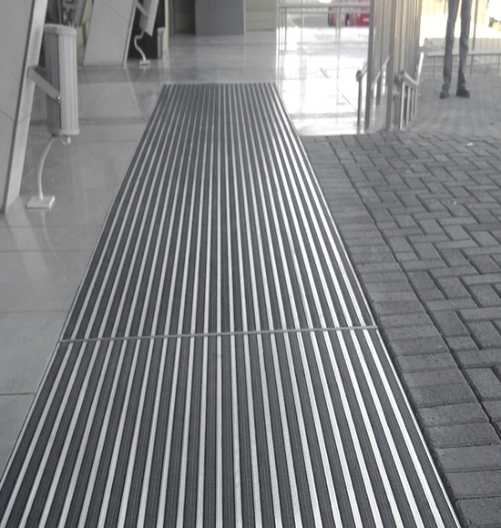 Entrance mat (2)